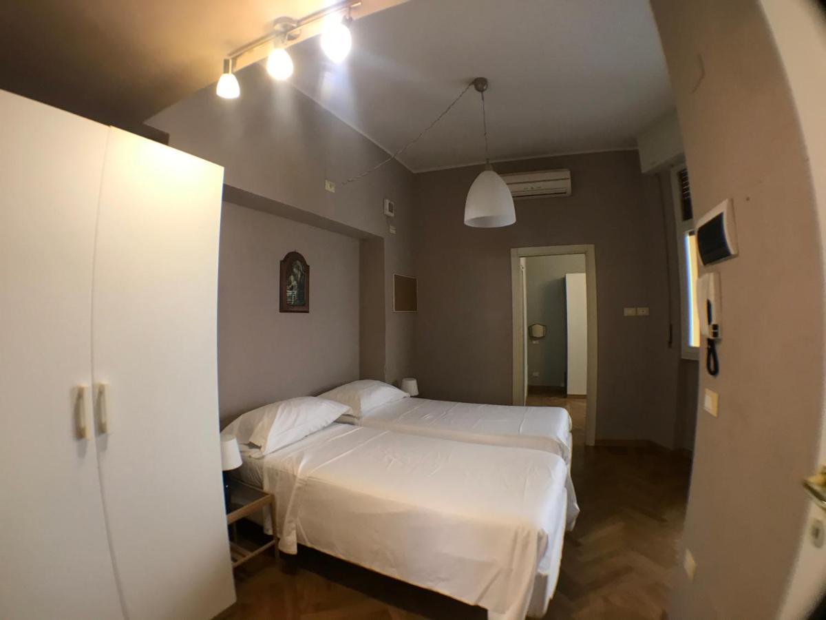 Ponte Vecchio 4 Bedrooms 佛罗伦萨 外观 照片