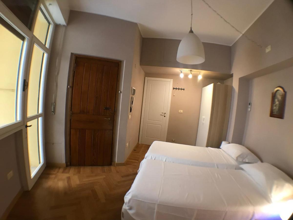 Ponte Vecchio 4 Bedrooms 佛罗伦萨 外观 照片